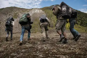 Un groupe participe à un événement.